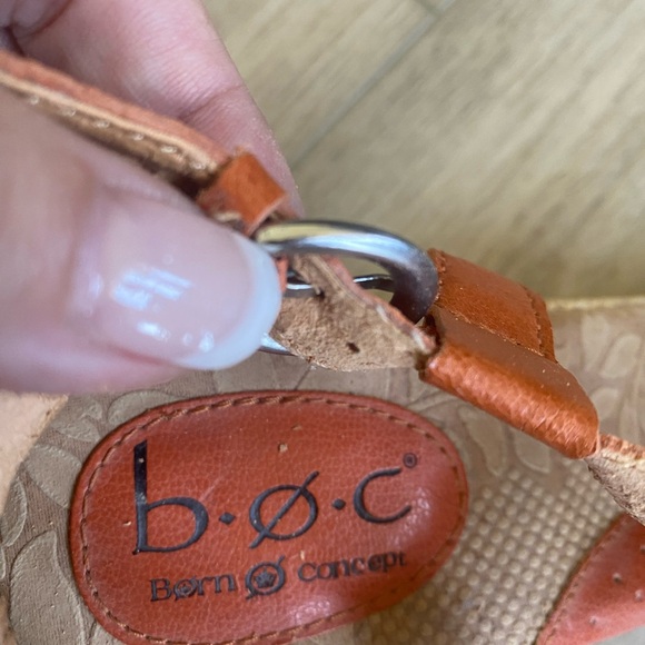 BOC BORN Concepts 3D Floral Leather Wedge Strappy Sandals Size 8.5 Orange-ish - Picture 6 of 6